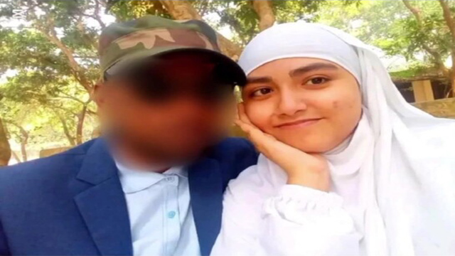 Hijabi GF Showing Boobs Pussy And Kissing With Lover