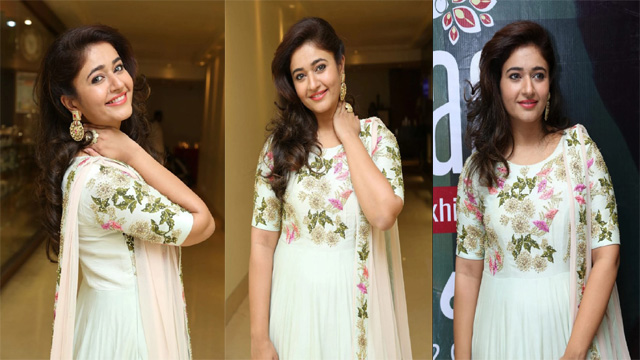 Viral Model Poonam Bajwa – Premium Live